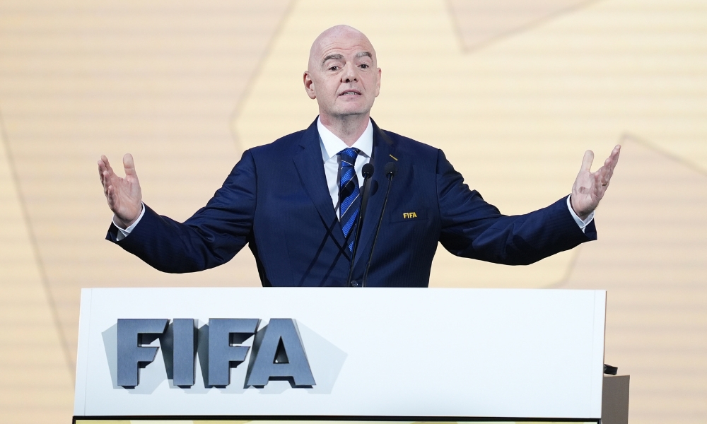 ng娱乐：印尼主帅克鲁伊维特：昨天是特别的一天，球迷让这晚变得难忘.